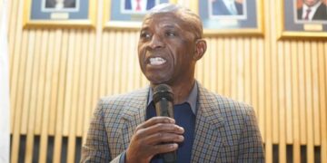 Social activist and pastor Aifheli Nethononda has challenged society to start paying attention at what makes men angry in trying to find solutions to GBVF.
 Men demonstrated their commitment to fight against GBVF by making a verbal declaration during the Men’s Parliament session.