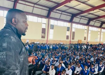 eMalahleni mayor Vusi Nhlapho inspired the Empucukweni matric class of 2025 to work harder.
