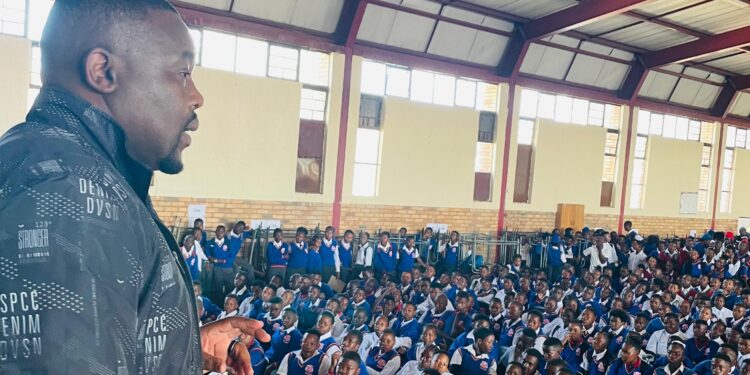eMalahleni mayor Vusi Nhlapho inspired the Empucukweni matric class of 2025 to work harder.