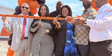 Cutting the ribbon are MEC Khethiwe Moeketsi, Johanna Mitchell (centre manager), Mhlonishwa Masilela (Steve Tshwete Mayor), and Thabo Masike (Seriti Head of Corporate and Community Relations).