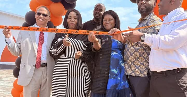 Cutting the ribbon are MEC Khethiwe Moeketsi, Johanna Mitchell (centre manager), Mhlonishwa Masilela (Steve Tshwete Mayor), and Thabo Masike (Seriti Head of Corporate and Community Relations).