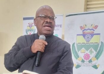: Mayor Vusi Buda accuses informal settlement residents of illegal water connections amidst complaints of supply shortages in Victor Khanye Municipality